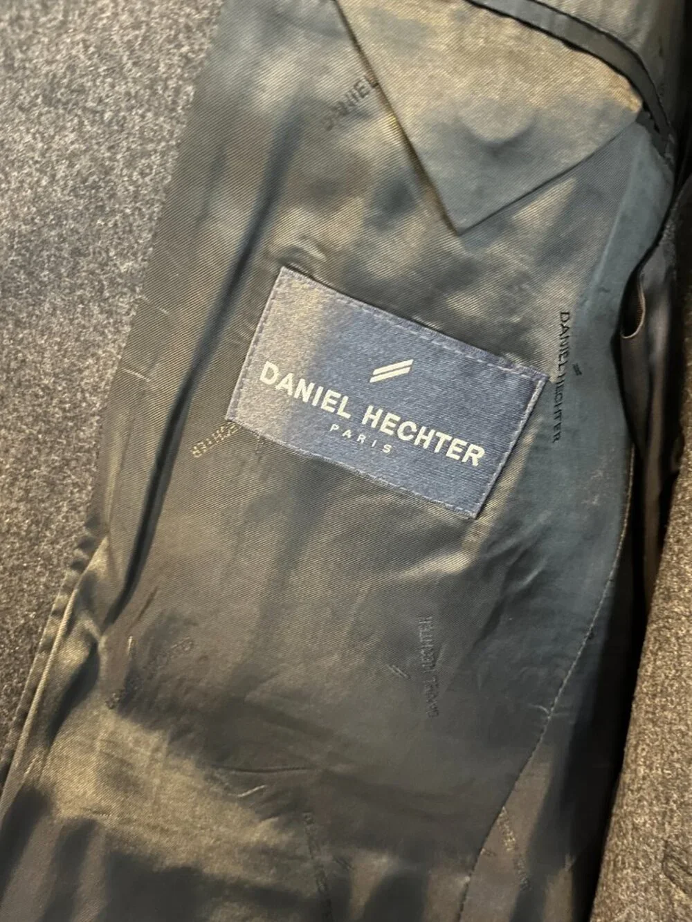 Daniel Hechter 3-Piece Men's Suit – 100% Virgin Wool – Gray – US 40 – Like New
